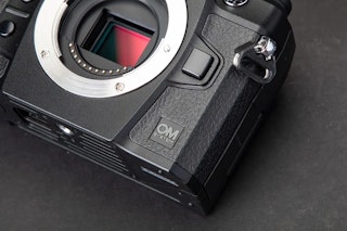 2026年版】OLYMPUS OM SYSTEM OM-1とOM-3を徹底比較！サイズ・動体性能